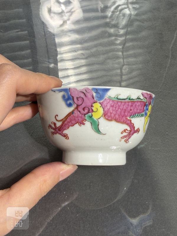 清雍正粉彩过墙龙纹小杯 - 图6